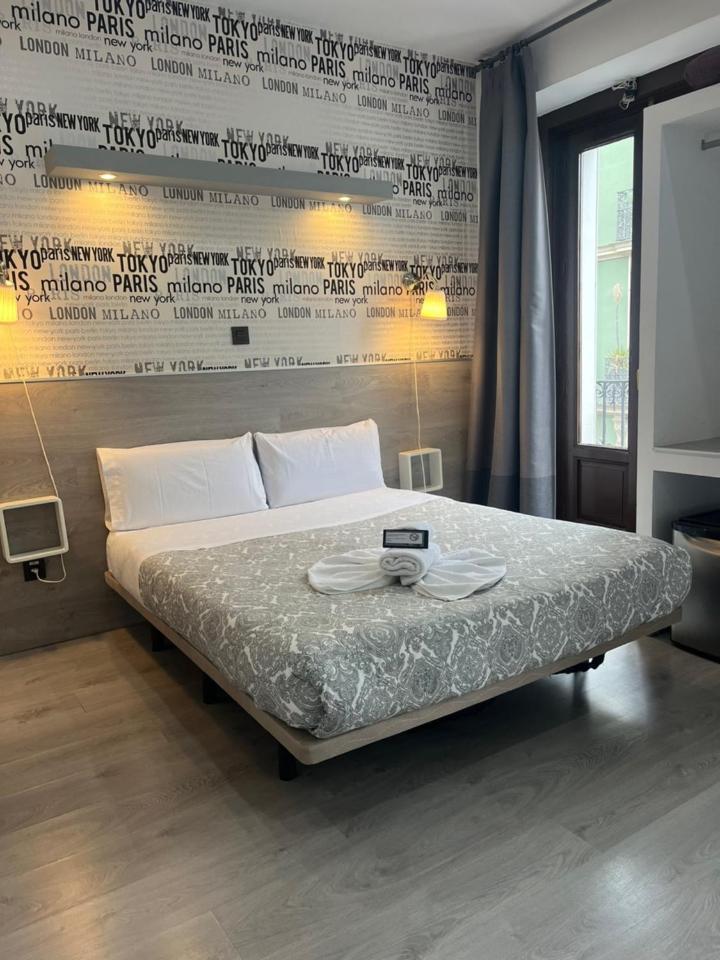 Hostal Abril Madrid Exteriér fotografie