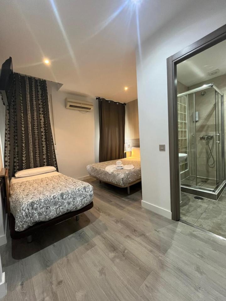 Hostal Abril Madrid Exteriér fotografie
